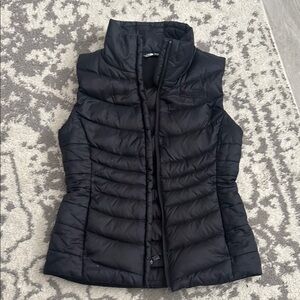North Face XS 550 Women's Black Puffer Vest